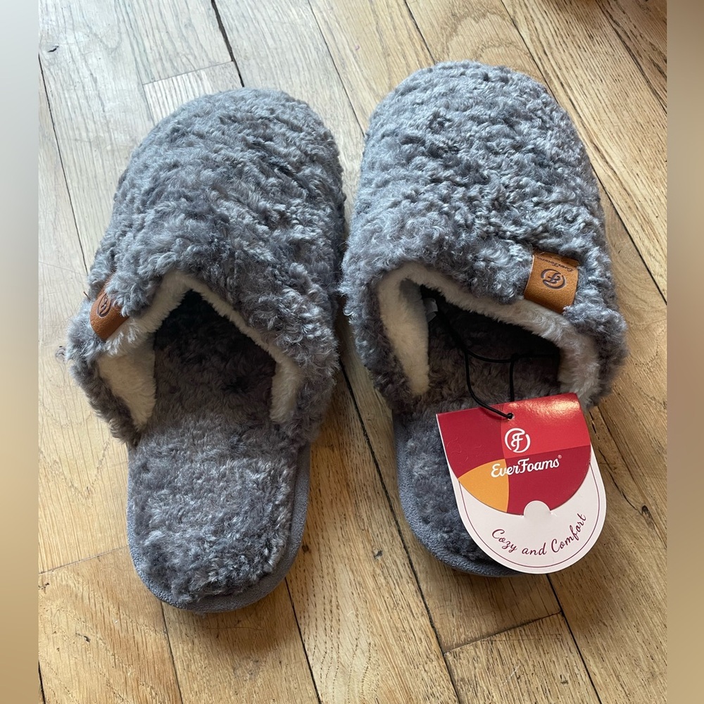 NEW EverFoams Women's Alpine Shearling Slippers - Size 7-8